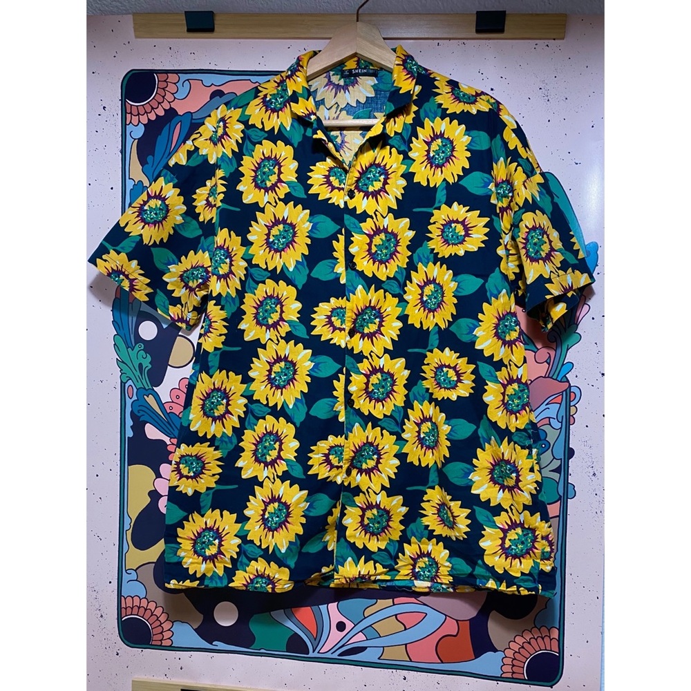SHEIN Men’s Sunflower Short Sleeve Button-Down - L
